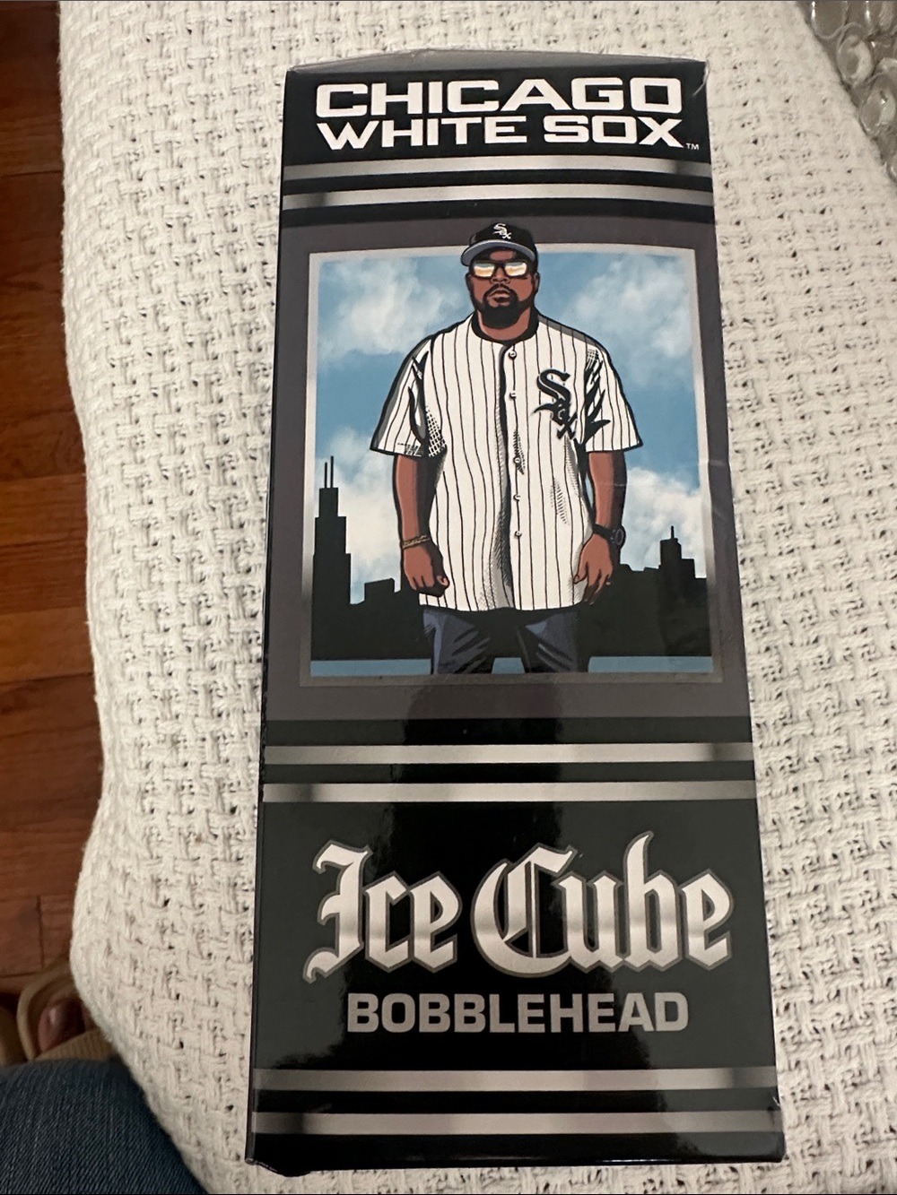 New in box Ice Cube Collectible Bobblehead Chicago white Sox - Picture 3 of 4